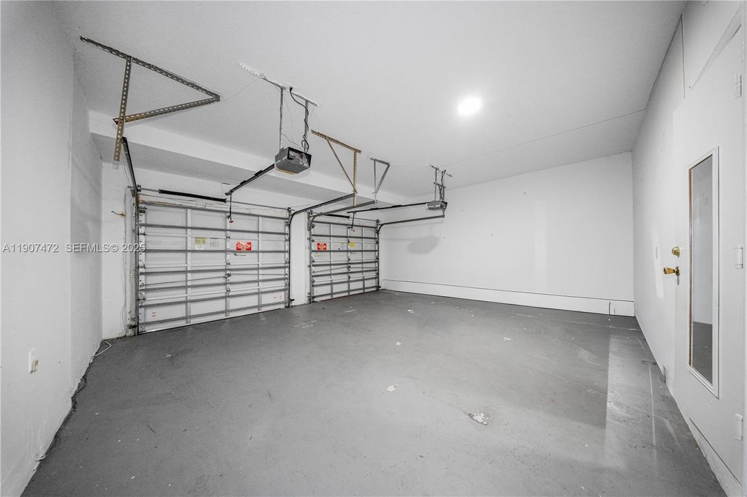 В аренду: $4,200 (4 спален, 2 ванн, 1940 Квадратных фут)