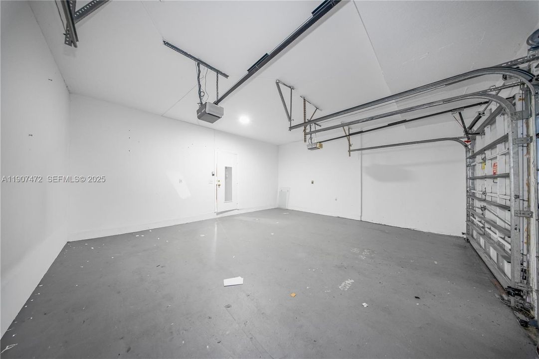 В аренду: $4,200 (4 спален, 2 ванн, 1940 Квадратных фут)