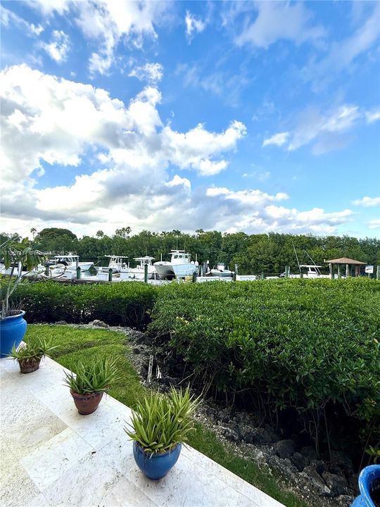 For Sale: $1,995,000 (4 beds, 4 baths, 3865 Square Feet)