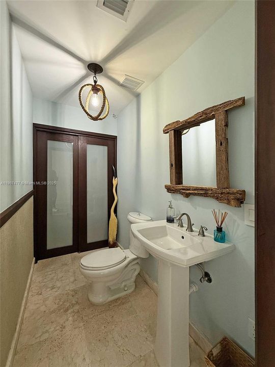 For Sale: $1,995,000 (4 beds, 4 baths, 3865 Square Feet)