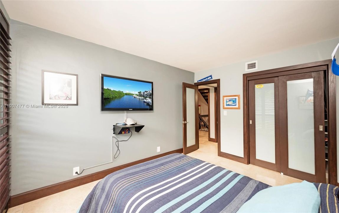 For Sale: $1,995,000 (4 beds, 4 baths, 3865 Square Feet)