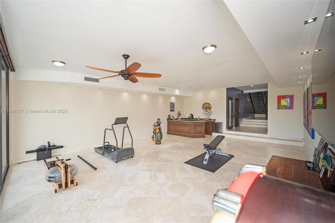 For Sale: $1,995,000 (4 beds, 4 baths, 3865 Square Feet)