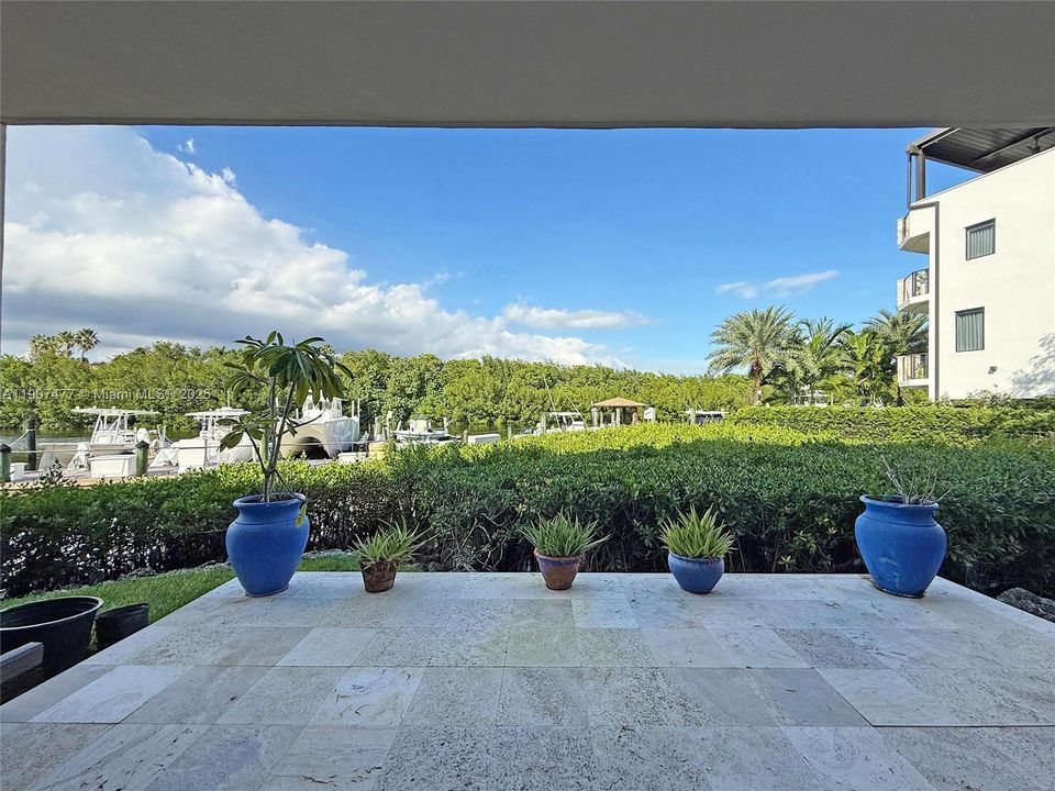 For Sale: $1,995,000 (4 beds, 4 baths, 3865 Square Feet)