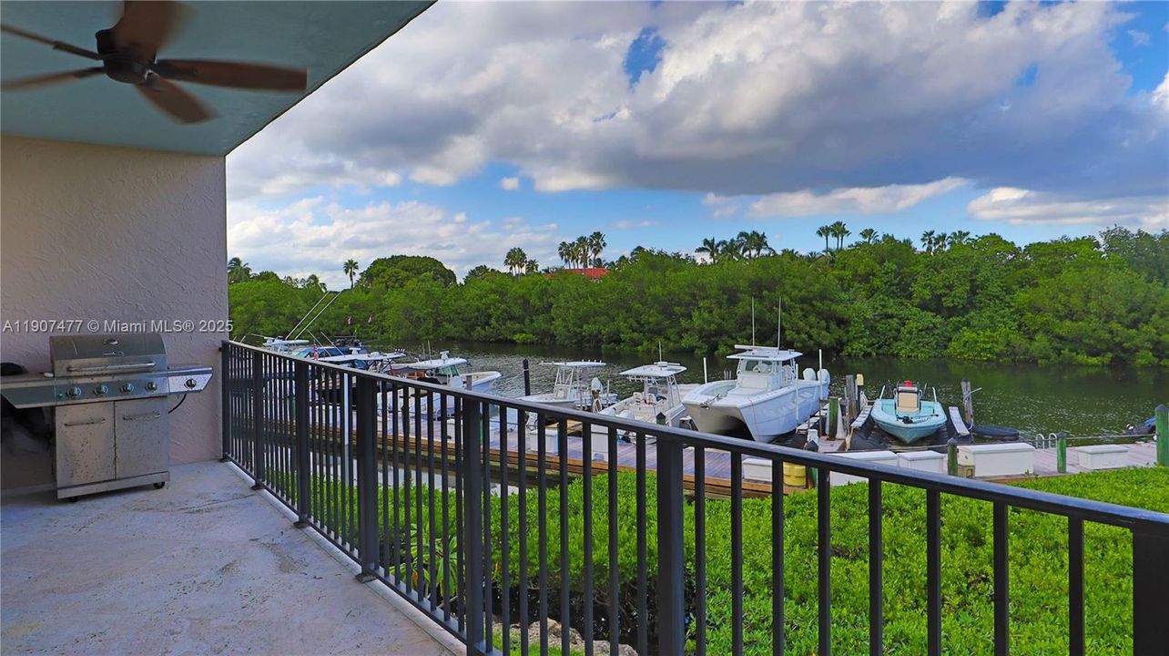 For Sale: $1,995,000 (4 beds, 4 baths, 3865 Square Feet)