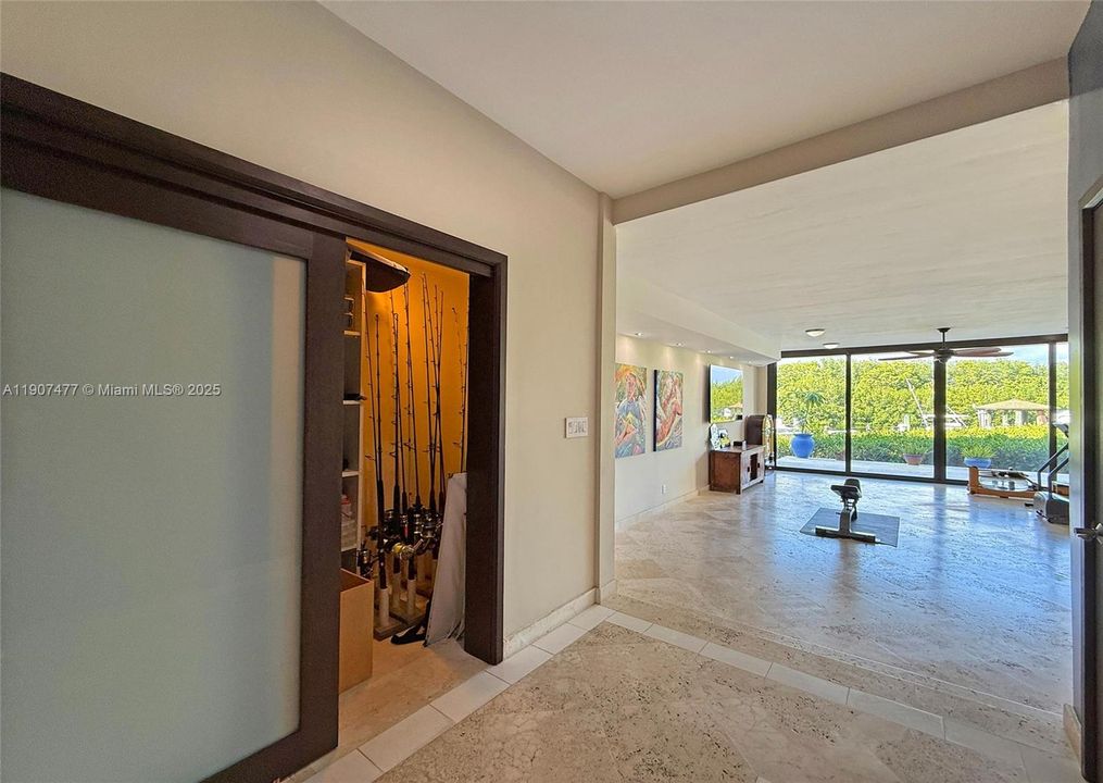 For Sale: $1,995,000 (4 beds, 4 baths, 3865 Square Feet)