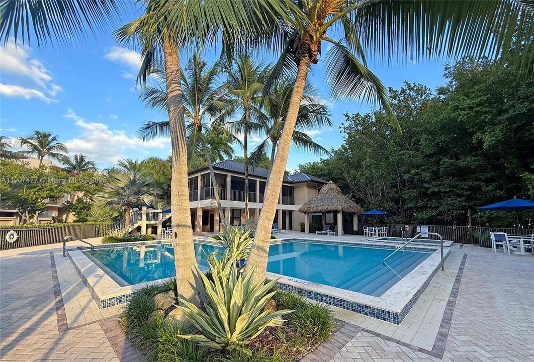 For Sale: $1,995,000 (4 beds, 4 baths, 3865 Square Feet)