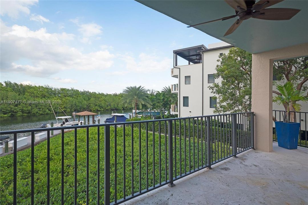 For Sale: $1,995,000 (4 beds, 4 baths, 3865 Square Feet)