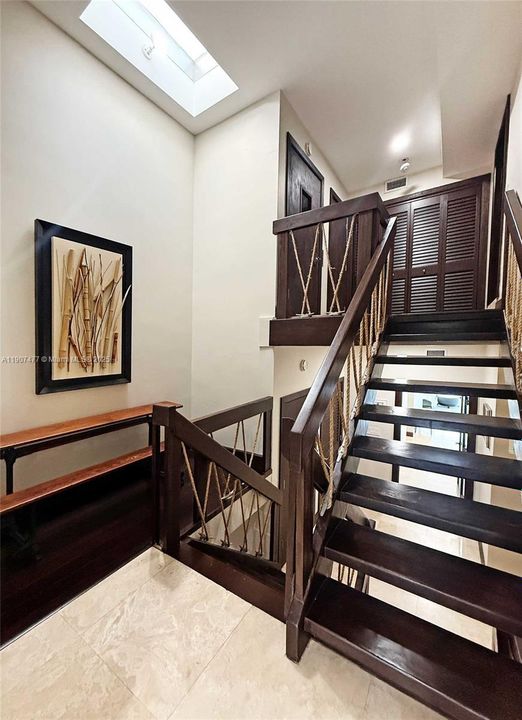 For Sale: $1,995,000 (4 beds, 4 baths, 3865 Square Feet)