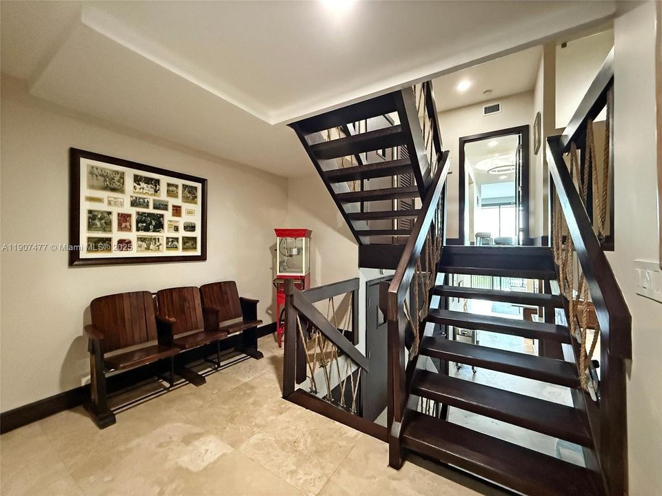 For Sale: $1,995,000 (4 beds, 4 baths, 3865 Square Feet)