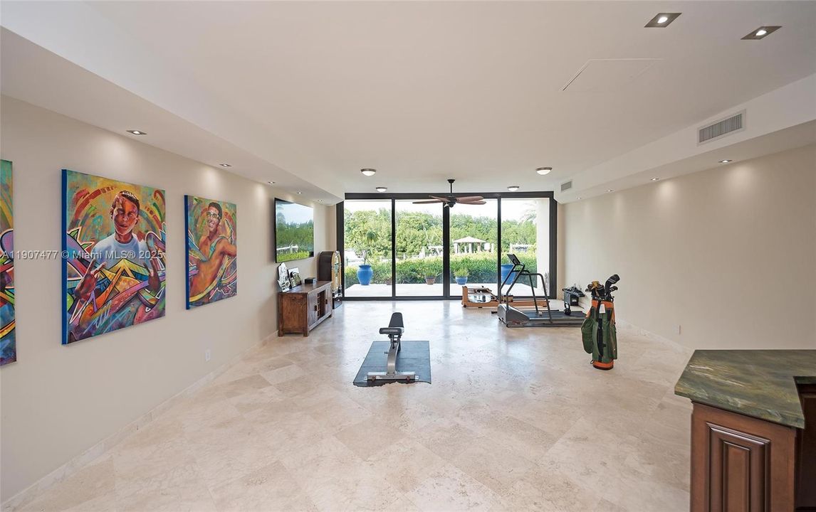 For Sale: $1,995,000 (4 beds, 4 baths, 3865 Square Feet)