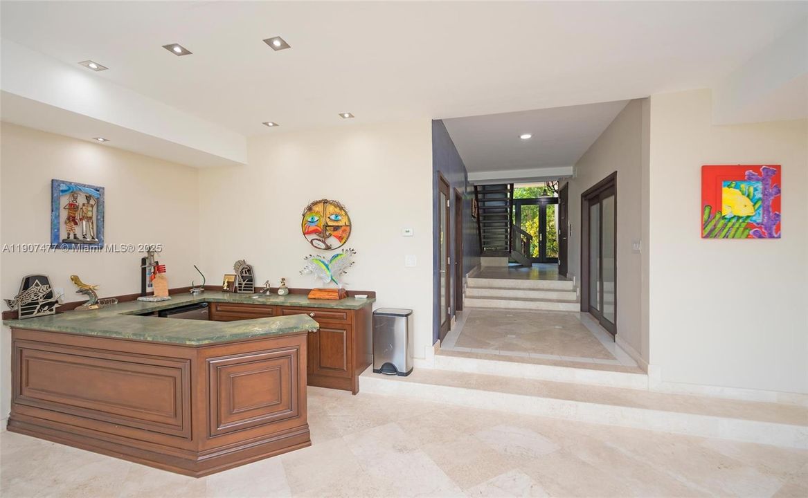 For Sale: $1,995,000 (4 beds, 4 baths, 3865 Square Feet)