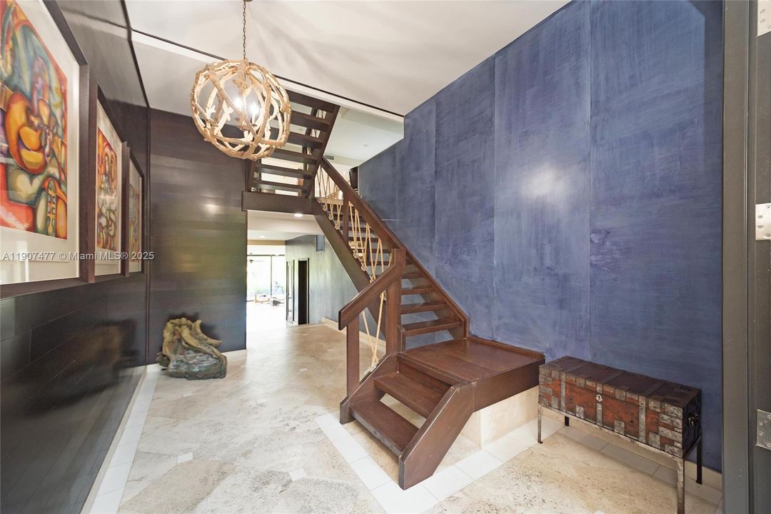 For Sale: $1,995,000 (4 beds, 4 baths, 3865 Square Feet)