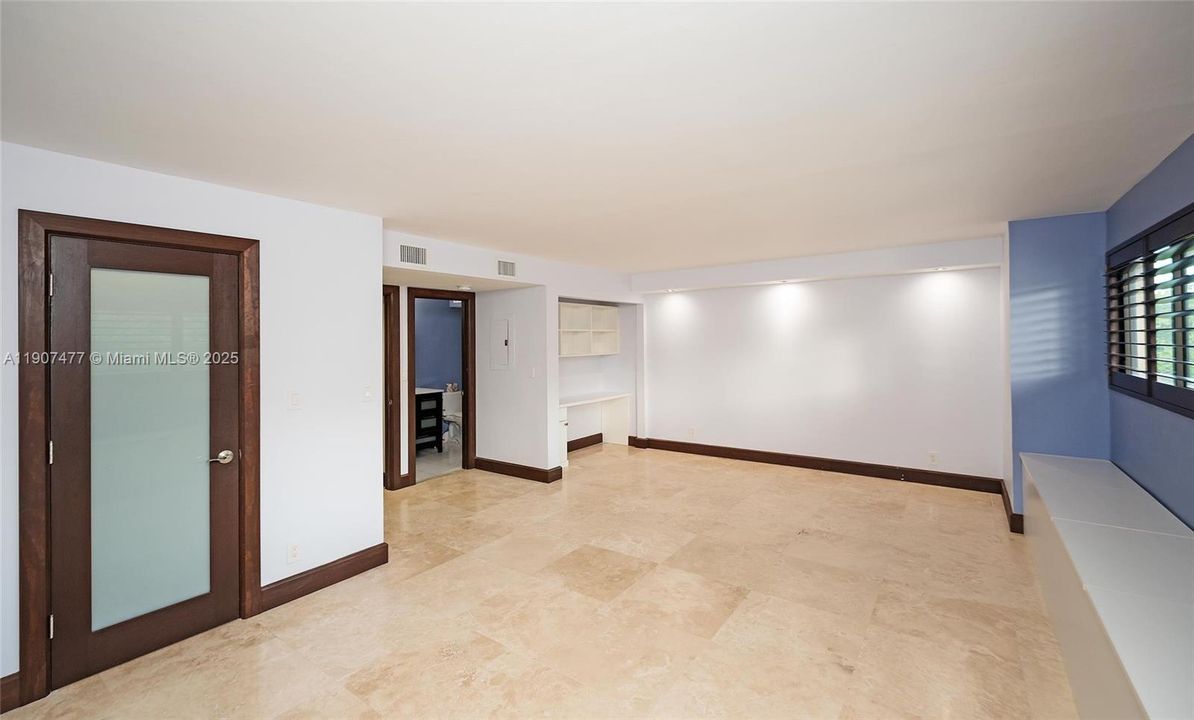 For Sale: $1,995,000 (4 beds, 4 baths, 3865 Square Feet)