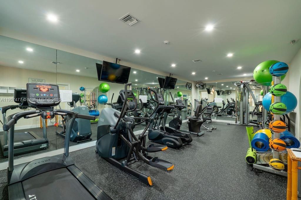 For Sale: $1,995,000 (4 beds, 4 baths, 3865 Square Feet)