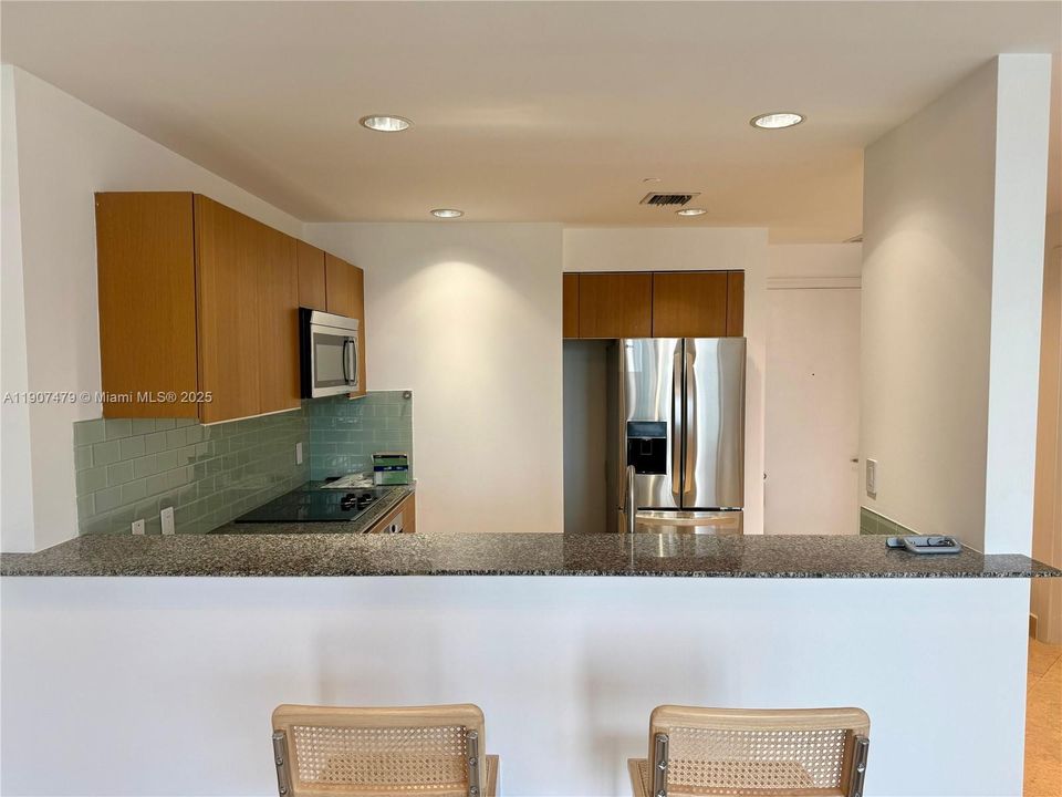 For Rent: $2,500 (0 beds, 1 baths, 601 Square Feet)