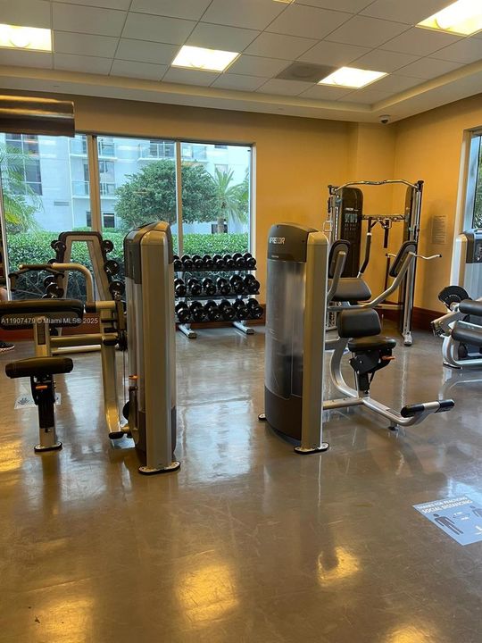 For Rent: $2,500 (0 beds, 1 baths, 601 Square Feet)