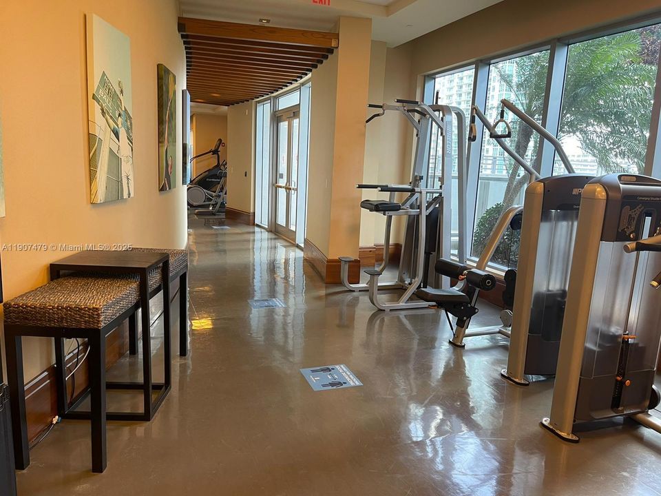 For Rent: $2,500 (0 beds, 1 baths, 601 Square Feet)