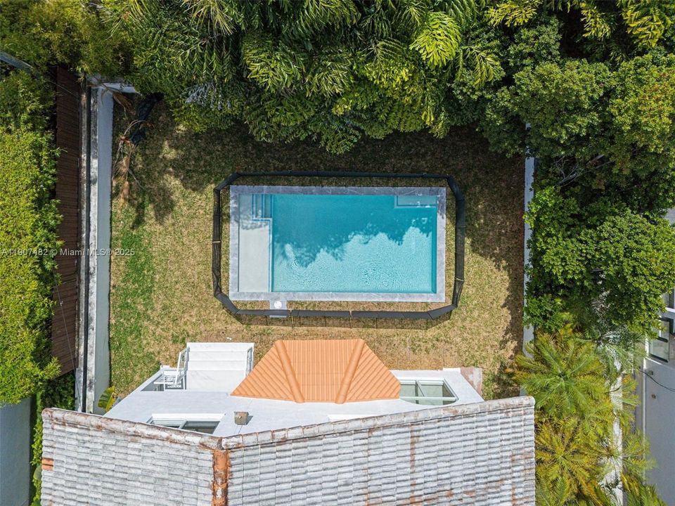 For Rent: $19,500 (4 beds, 3 baths, 2950 Square Feet)