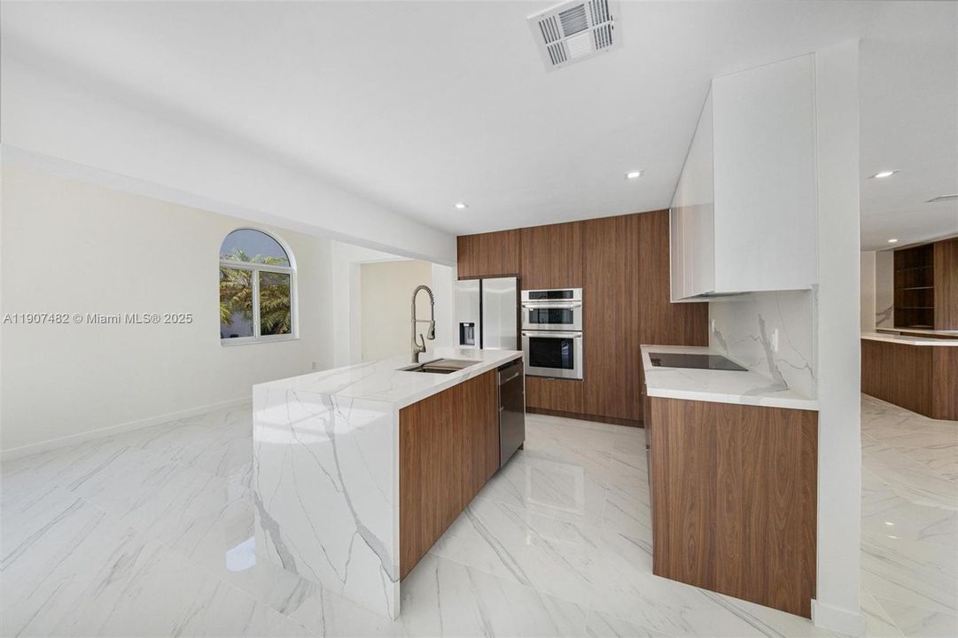 For Rent: $19,500 (4 beds, 3 baths, 2950 Square Feet)