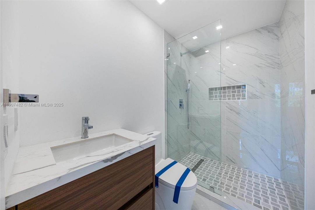 For Rent: $19,500 (4 beds, 3 baths, 2950 Square Feet)