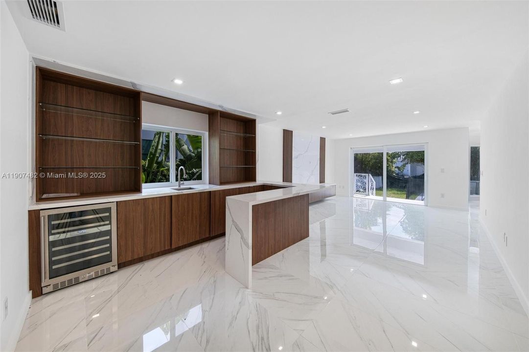 For Rent: $19,500 (4 beds, 3 baths, 2950 Square Feet)