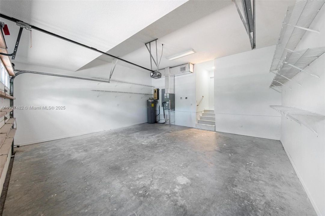 For Rent: $19,500 (4 beds, 3 baths, 2950 Square Feet)