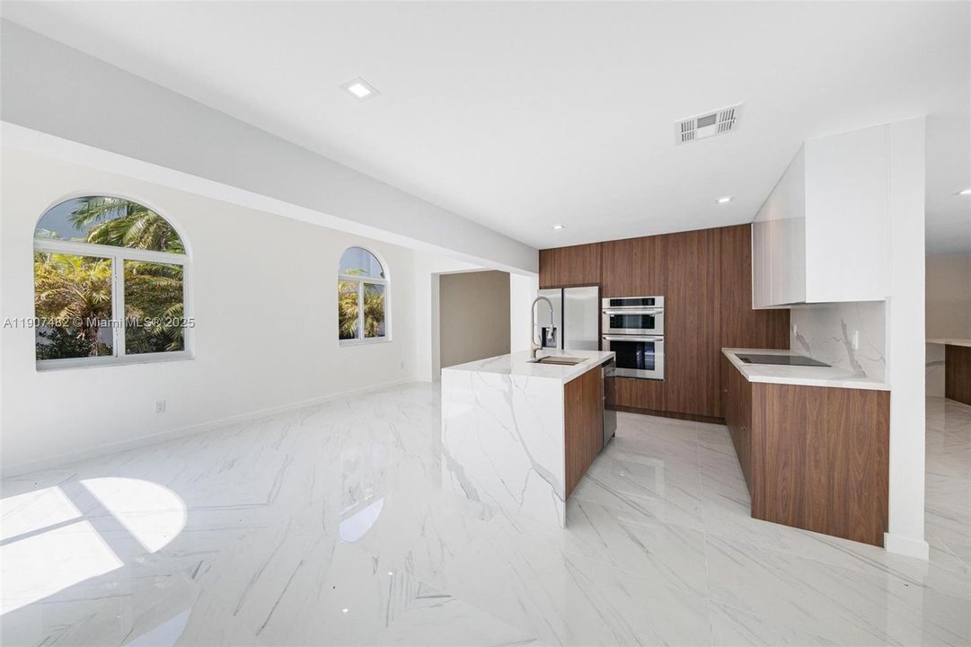 For Rent: $19,500 (4 beds, 3 baths, 2950 Square Feet)