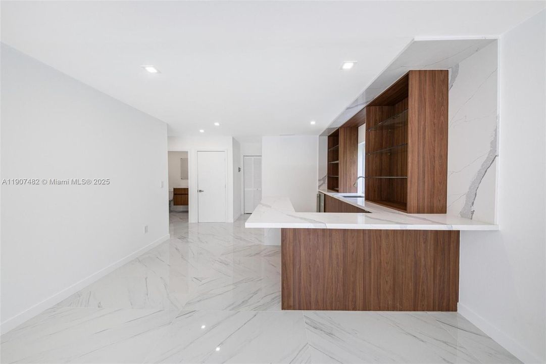 For Rent: $19,500 (4 beds, 3 baths, 2950 Square Feet)