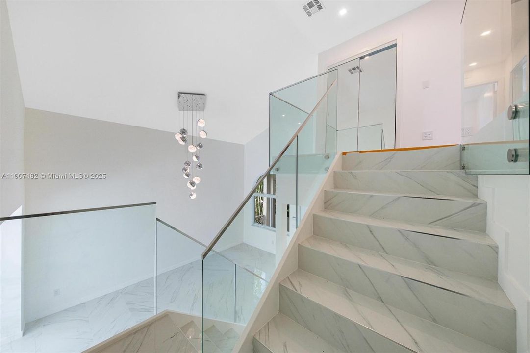 For Rent: $19,500 (4 beds, 3 baths, 2950 Square Feet)