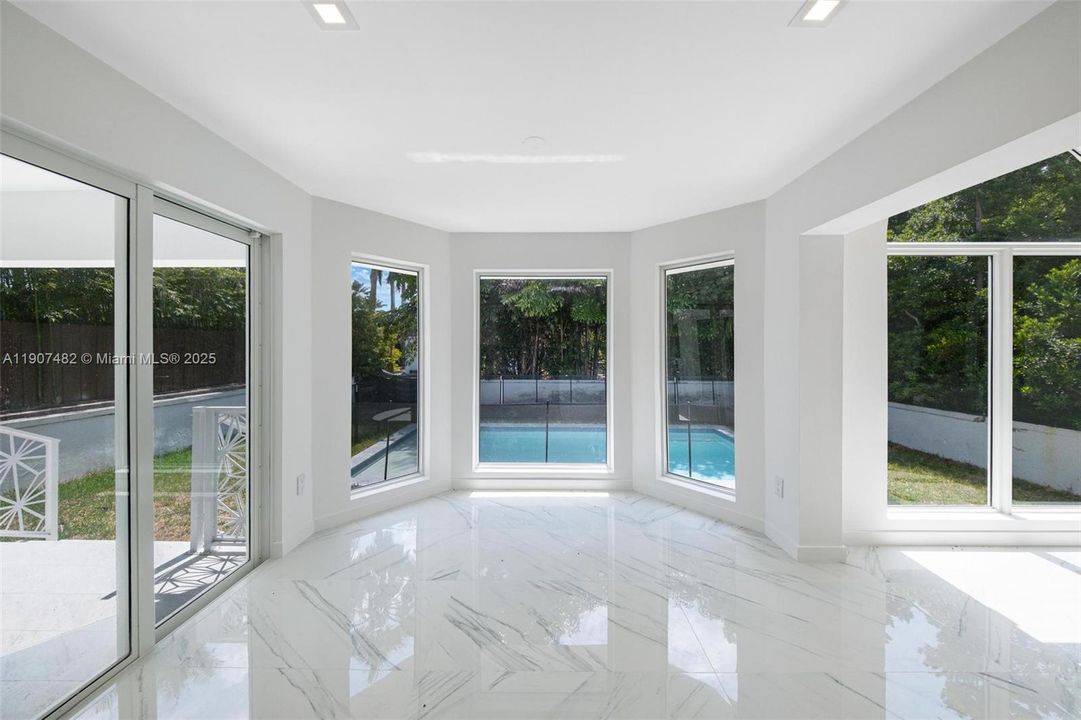 For Rent: $19,500 (4 beds, 3 baths, 2950 Square Feet)