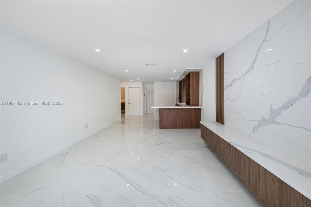 For Rent: $19,500 (4 beds, 3 baths, 2950 Square Feet)