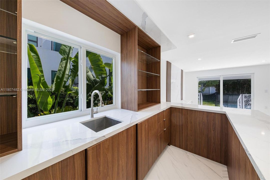 For Rent: $19,500 (4 beds, 3 baths, 2950 Square Feet)