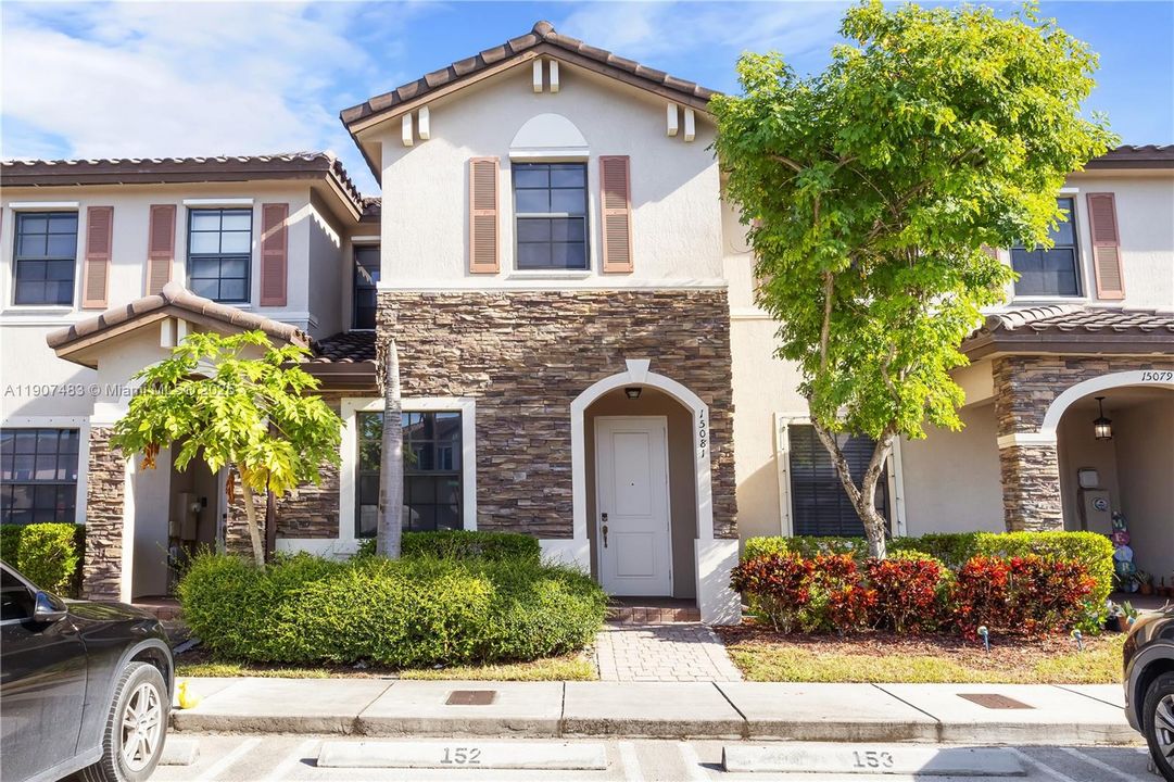 Recently Sold: $490,000 (3 beds, 2 baths, 1506 Square Feet)