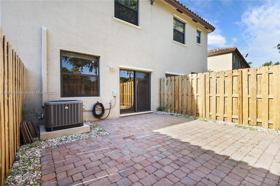 Recently Sold: $490,000 (3 beds, 2 baths, 1506 Square Feet)
