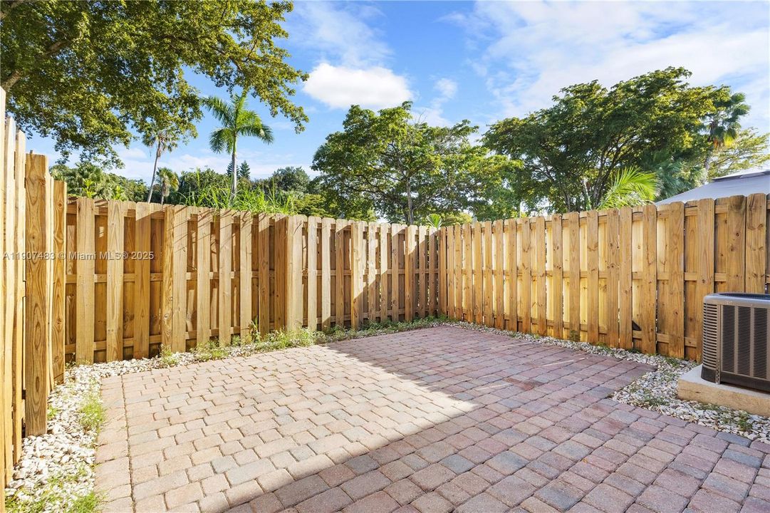 Recently Sold: $490,000 (3 beds, 2 baths, 1506 Square Feet)