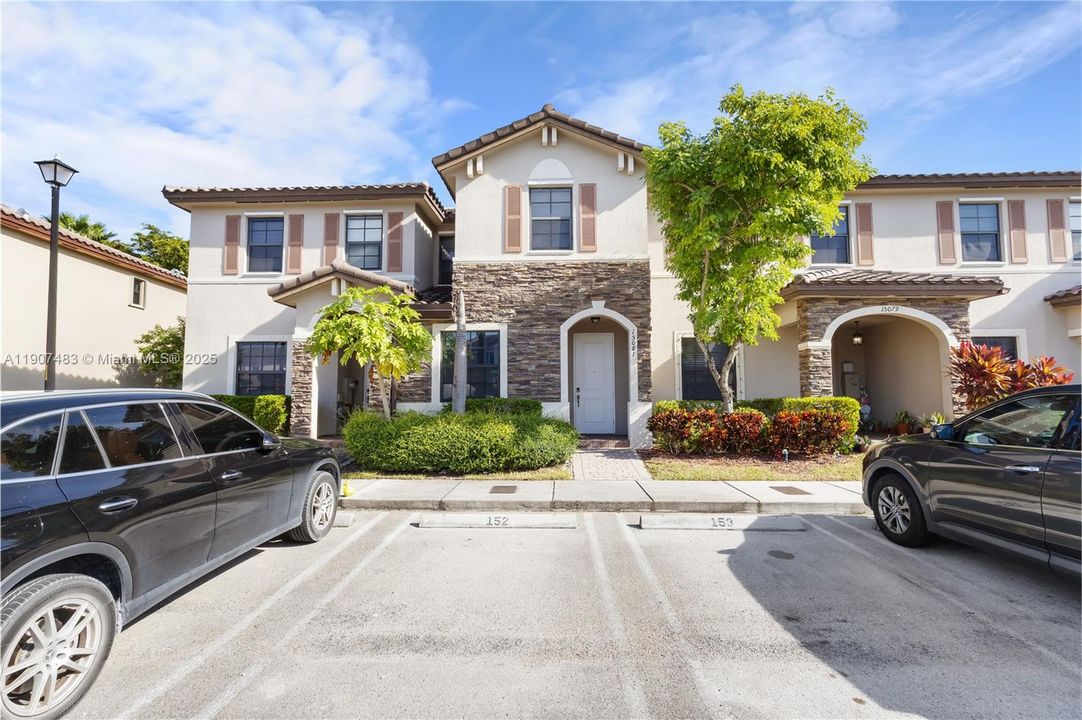 Recently Sold: $490,000 (3 beds, 2 baths, 1506 Square Feet)