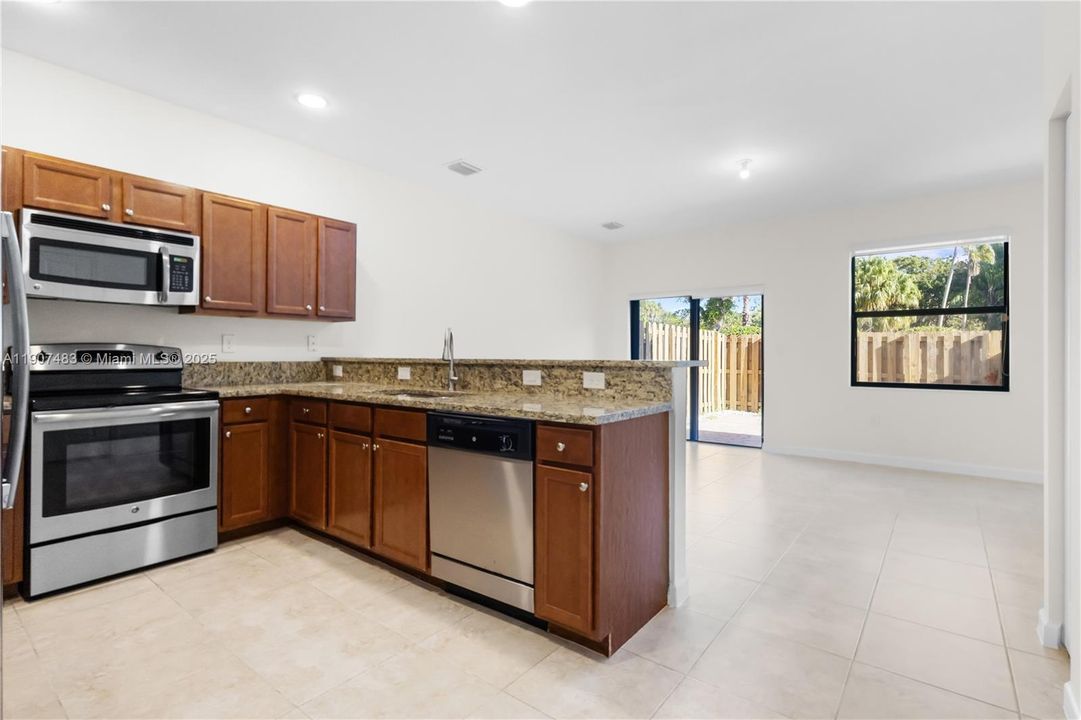 Recently Sold: $490,000 (3 beds, 2 baths, 1506 Square Feet)