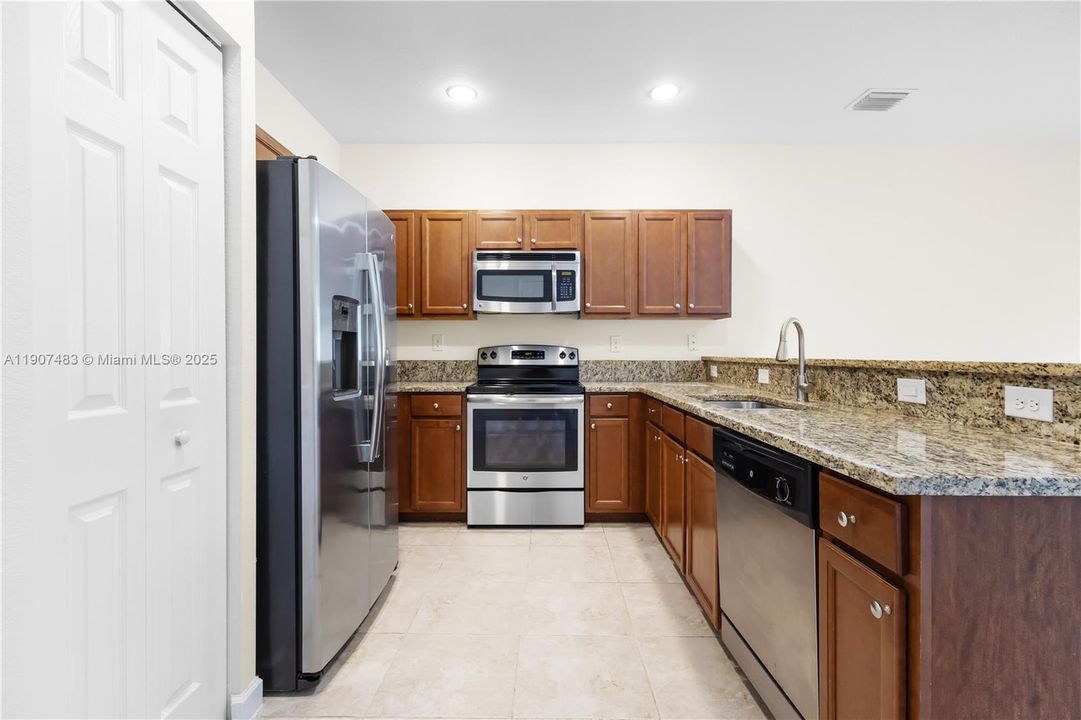 Recently Sold: $490,000 (3 beds, 2 baths, 1506 Square Feet)