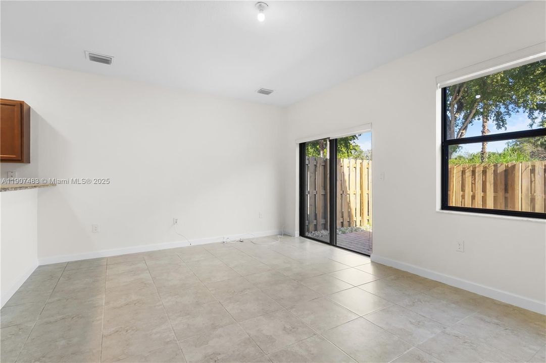 Recently Sold: $490,000 (3 beds, 2 baths, 1506 Square Feet)