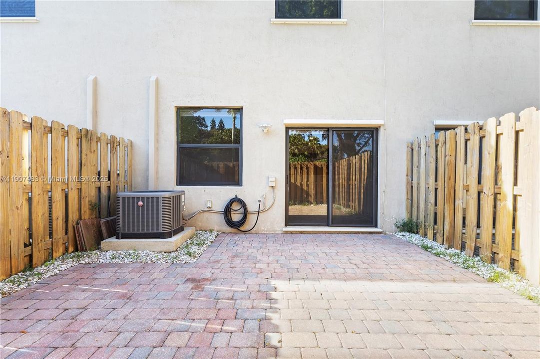 Recently Sold: $490,000 (3 beds, 2 baths, 1506 Square Feet)