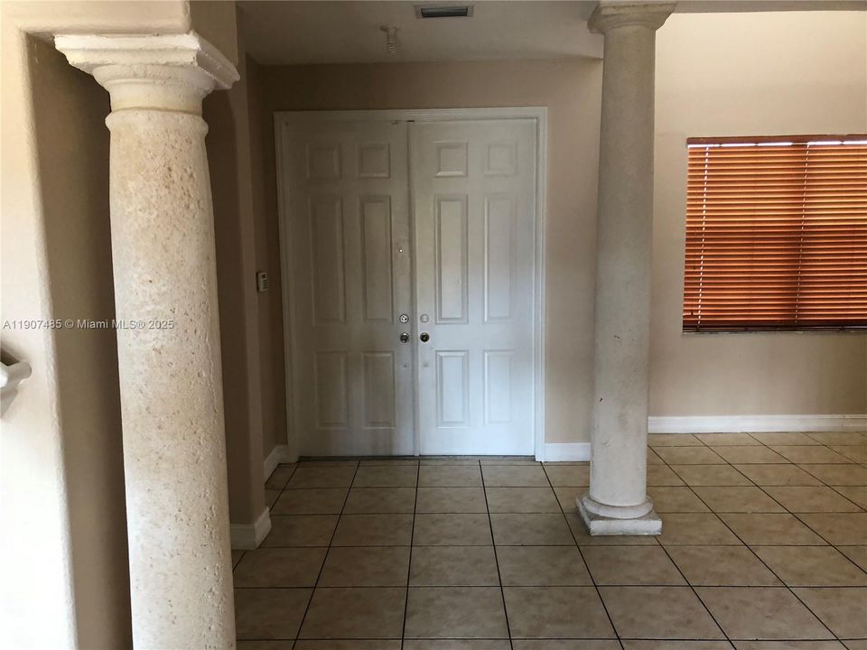 На продажу: $875,000 (5 спален, 4 ванн, 2740 Квадратных фут)