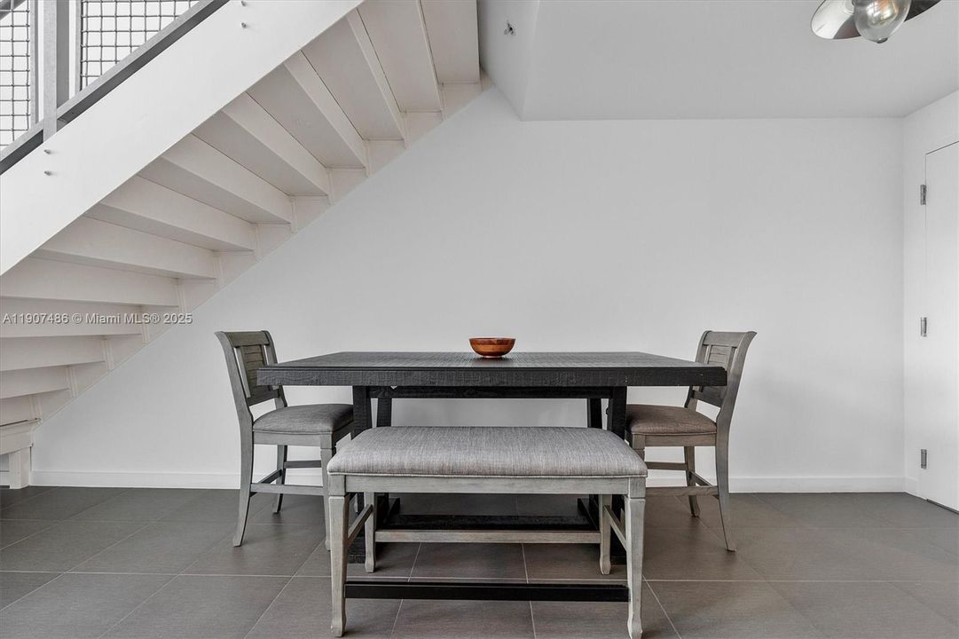 For Sale: $735,000 (2 beds, 1 baths, 1257 Square Feet)