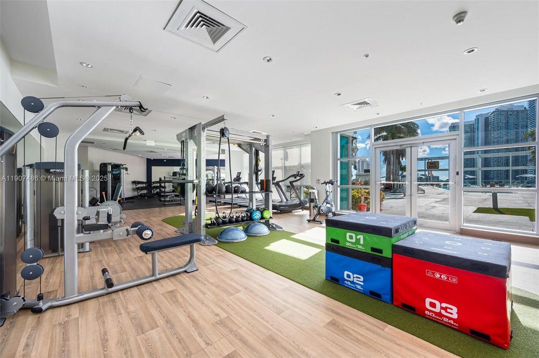 For Sale: $735,000 (2 beds, 1 baths, 1257 Square Feet)