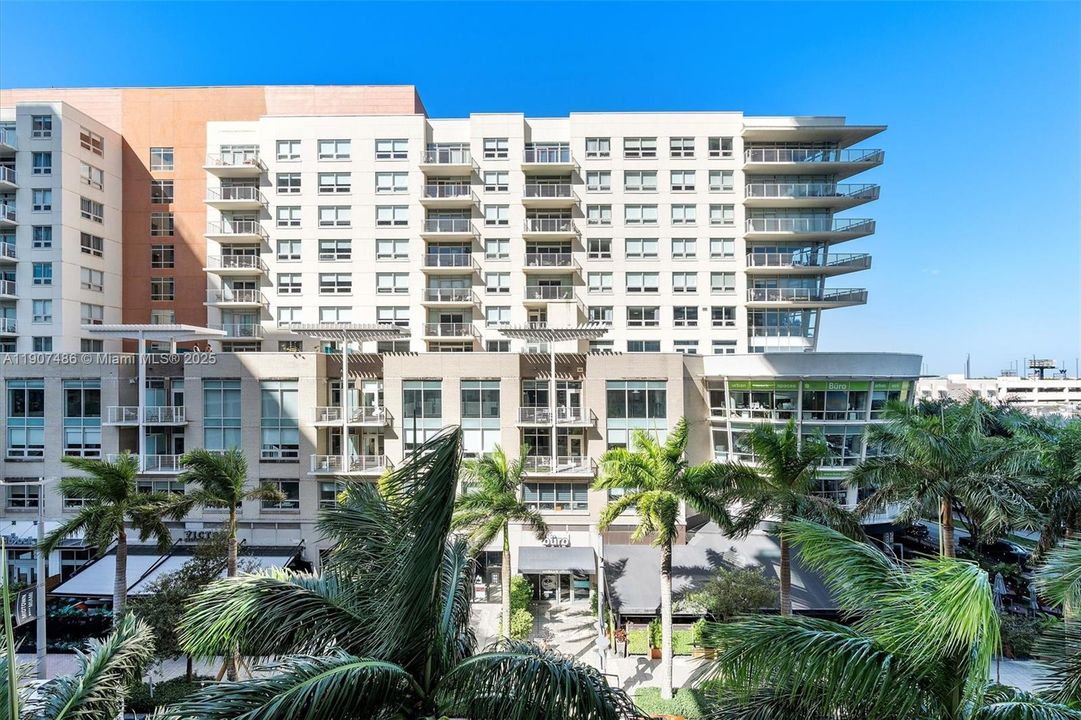 For Sale: $735,000 (2 beds, 1 baths, 1257 Square Feet)