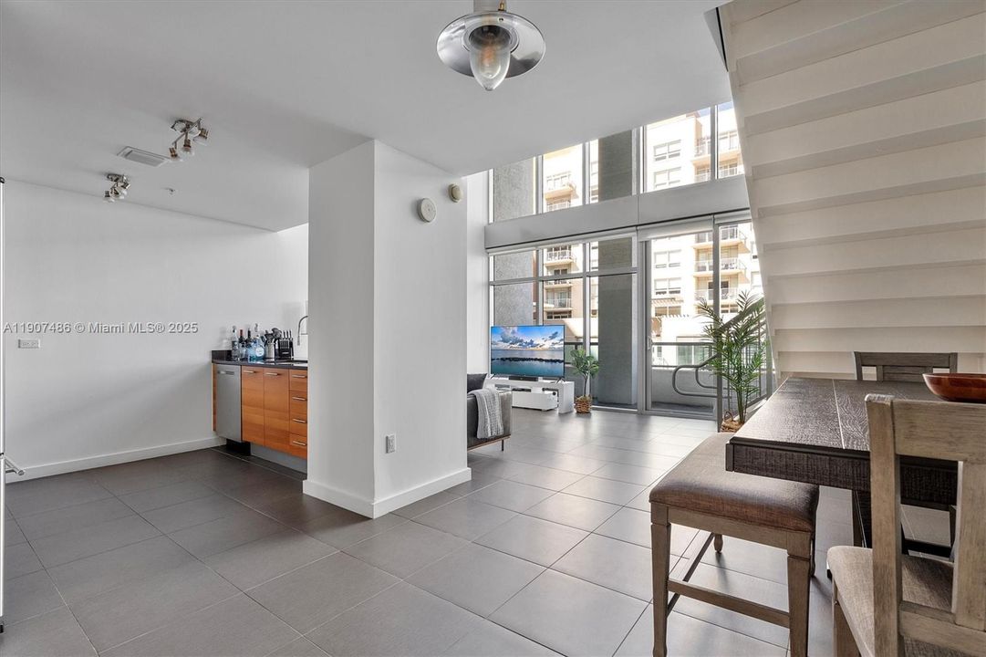 For Sale: $735,000 (2 beds, 1 baths, 1257 Square Feet)