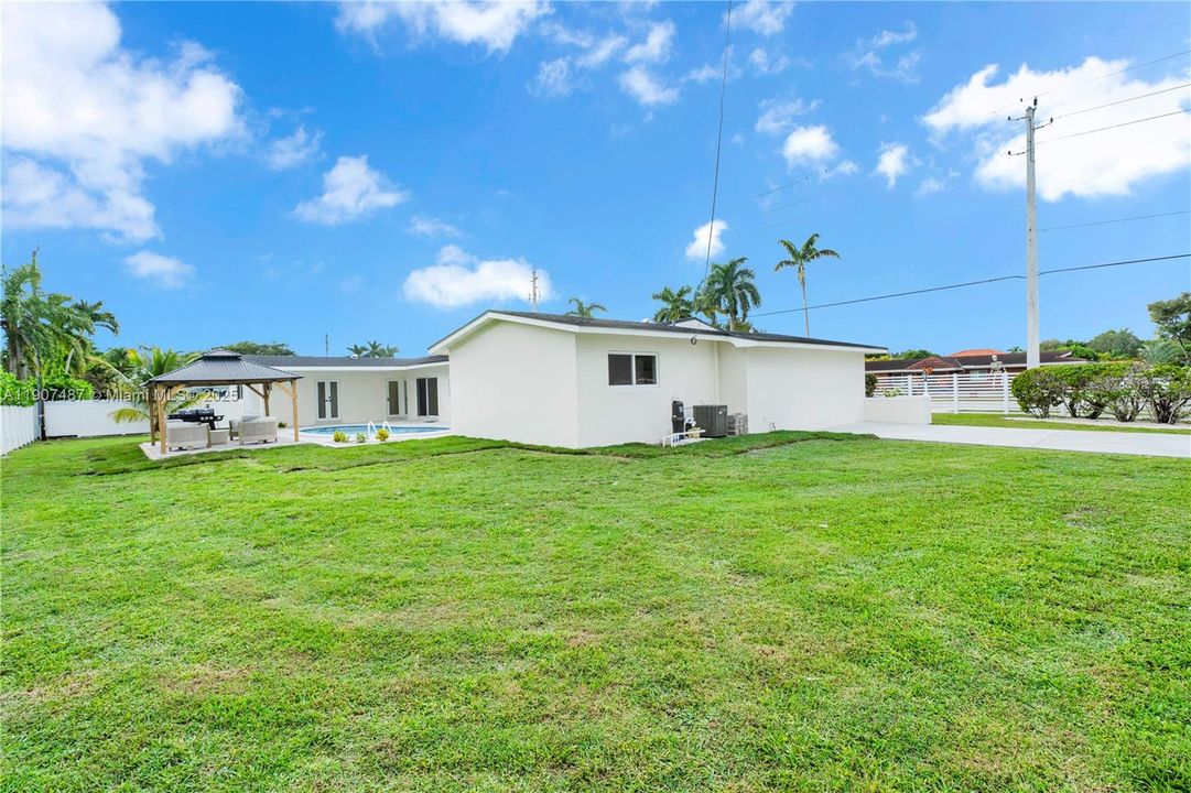 Active With Contract: $1,430,000 (4 beds, 3 baths, 1872 Square Feet)