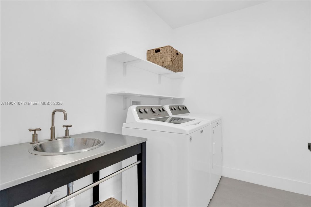 Active With Contract: $1,430,000 (4 beds, 3 baths, 1872 Square Feet)