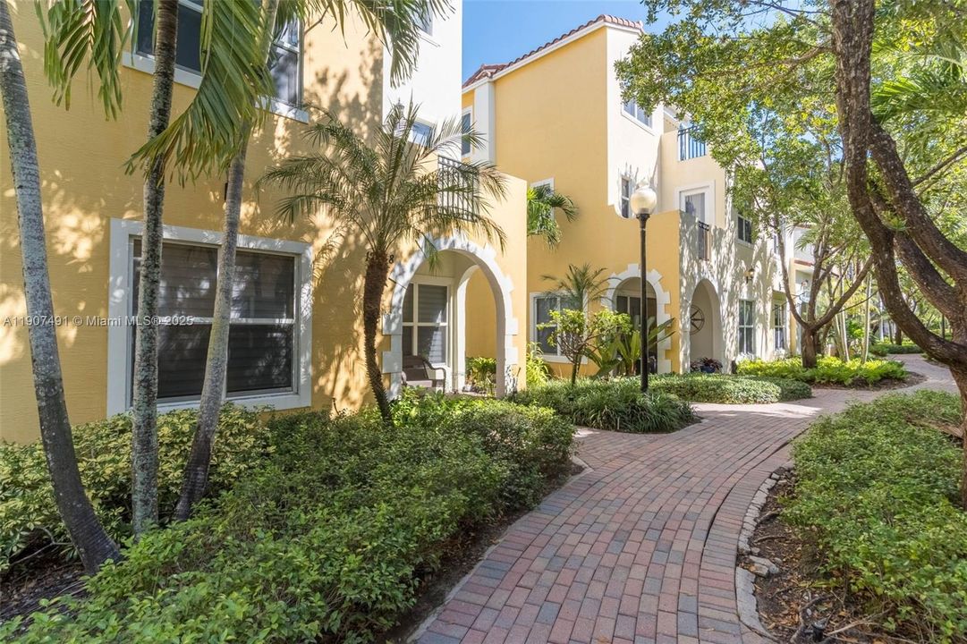 На продажу: $649,000 (4 спален, 3 ванн, 2816 Квадратных фут)