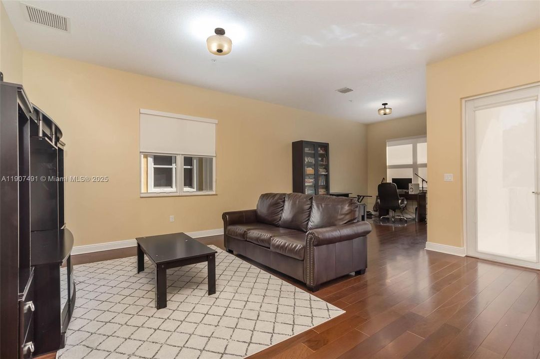 На продажу: $649,000 (4 спален, 3 ванн, 2816 Квадратных фут)