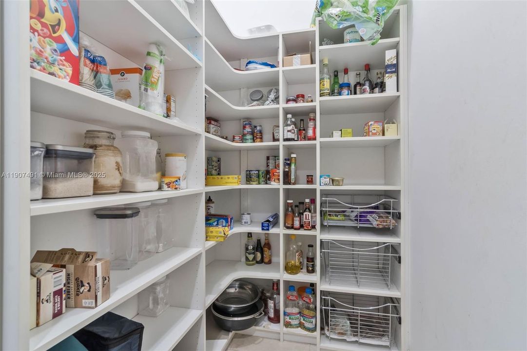 На продажу: $649,000 (4 спален, 3 ванн, 2816 Квадратных фут)